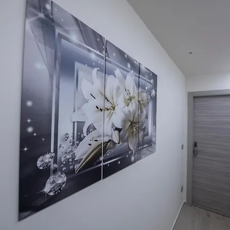 241 - Nord Est - Sara Chiavari, 200metri Dal Mare * Chiavari