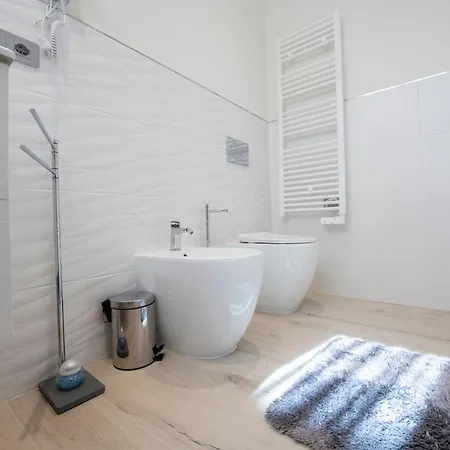 241 - Nord Est - Sara Chiavari, 200metri Dal Mare Homestay Chiavari